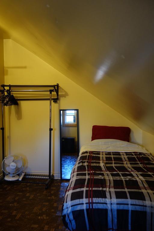 Spadina 11 Guesthouse Toronto Pokój zdjęcie