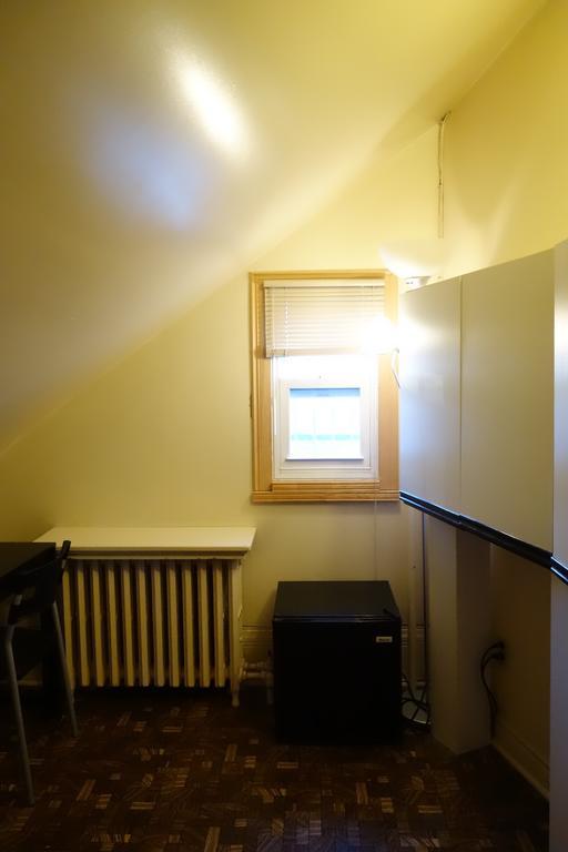 Spadina 11 Guesthouse Toronto Pokój zdjęcie
