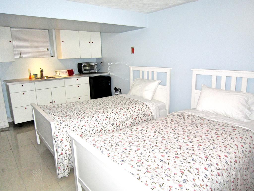 Spadina 11 Guesthouse Toronto Zewnętrze zdjęcie