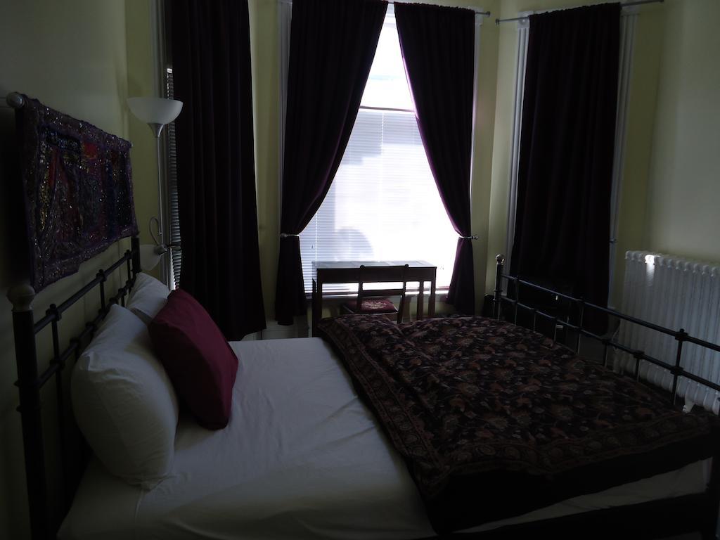 Spadina 11 Guesthouse Toronto Zewnętrze zdjęcie