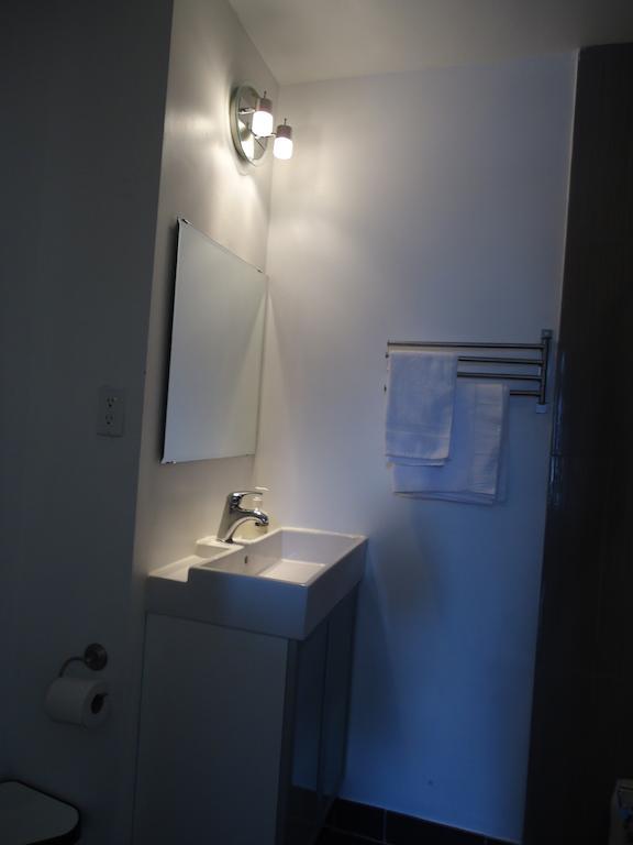 Spadina 11 Guesthouse Toronto Zewnętrze zdjęcie