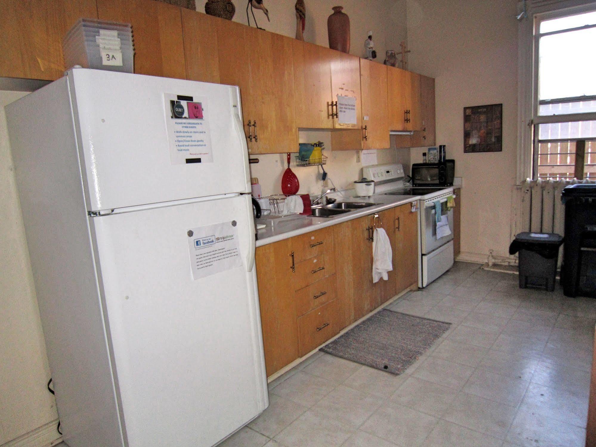 Spadina 11 Guesthouse Toronto Zewnętrze zdjęcie